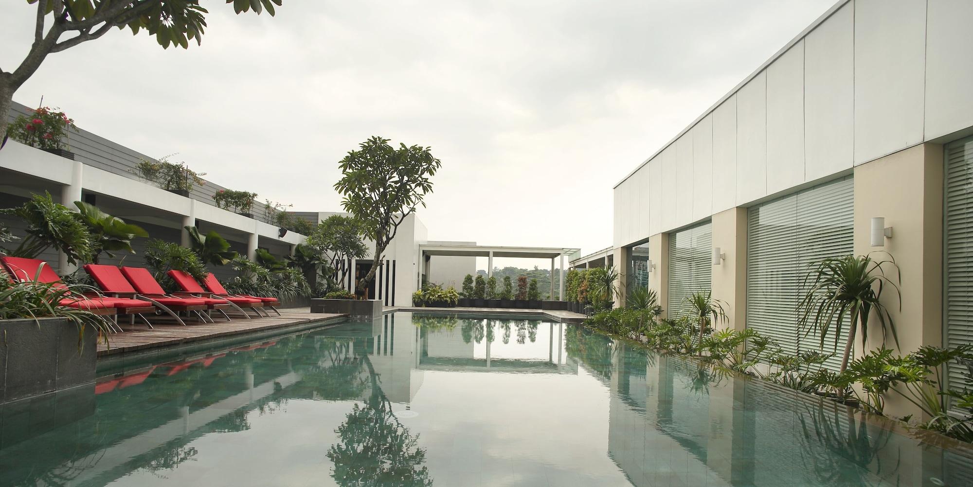 Hotel Santika Bogor Exterior photo